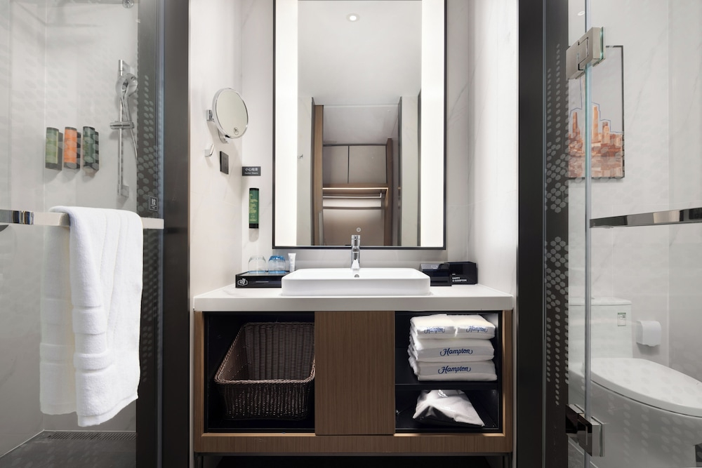 Hampton by Hilton Guangzhou Xintang Railway Station
