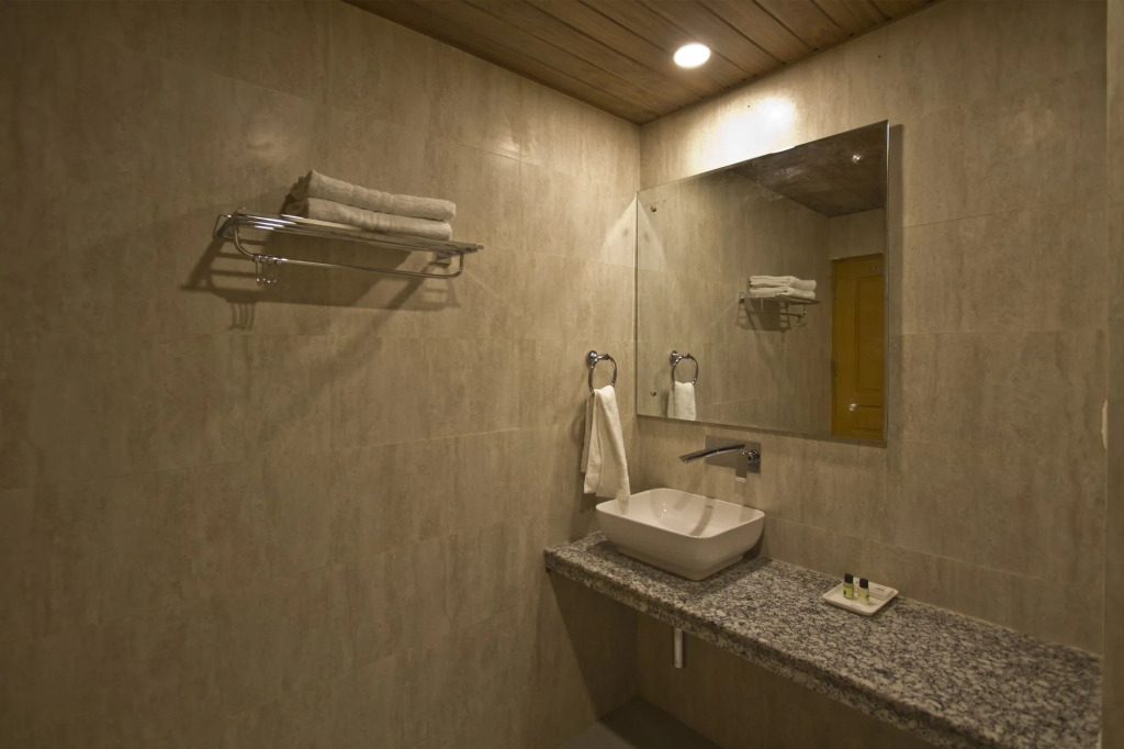 Sarthak Regency,Rangri, Manali,HP,Just 1 kms from Volvo parking