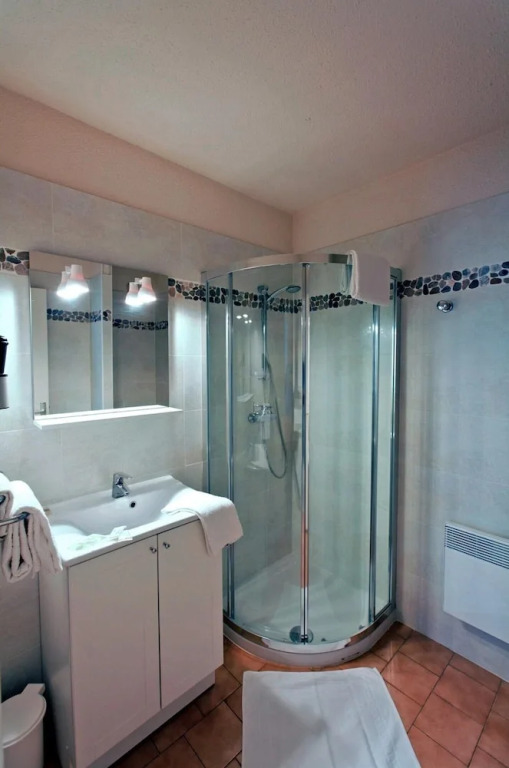 Modern 3-guest Apartment in Lile Rousse