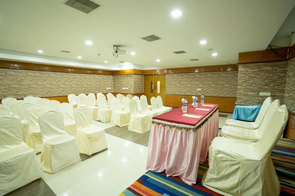 OYO 11954 Hotel Heritage Residency