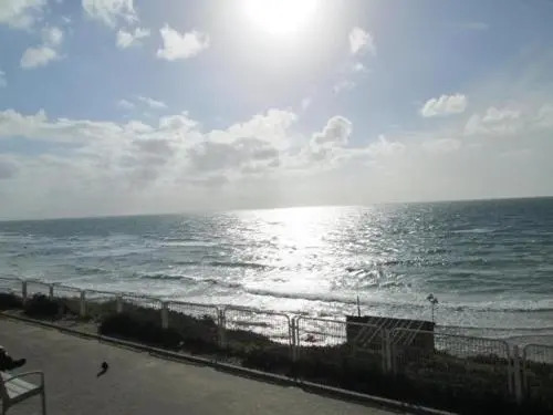 Isramax Jerusalem Apartment in Bat-Yam