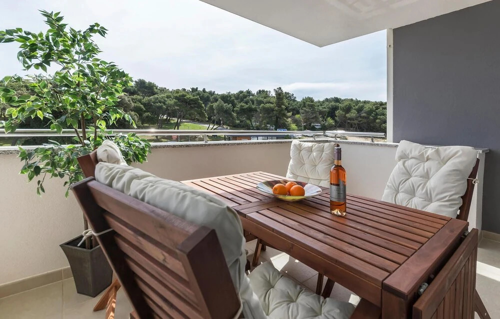 Nice Apartment in Premantura With 2 Bedrooms and Internet