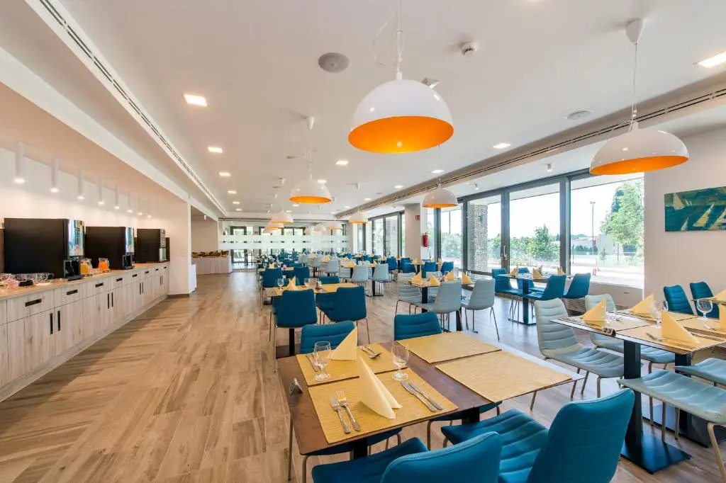 Akademia Hotel **** Balatonfured