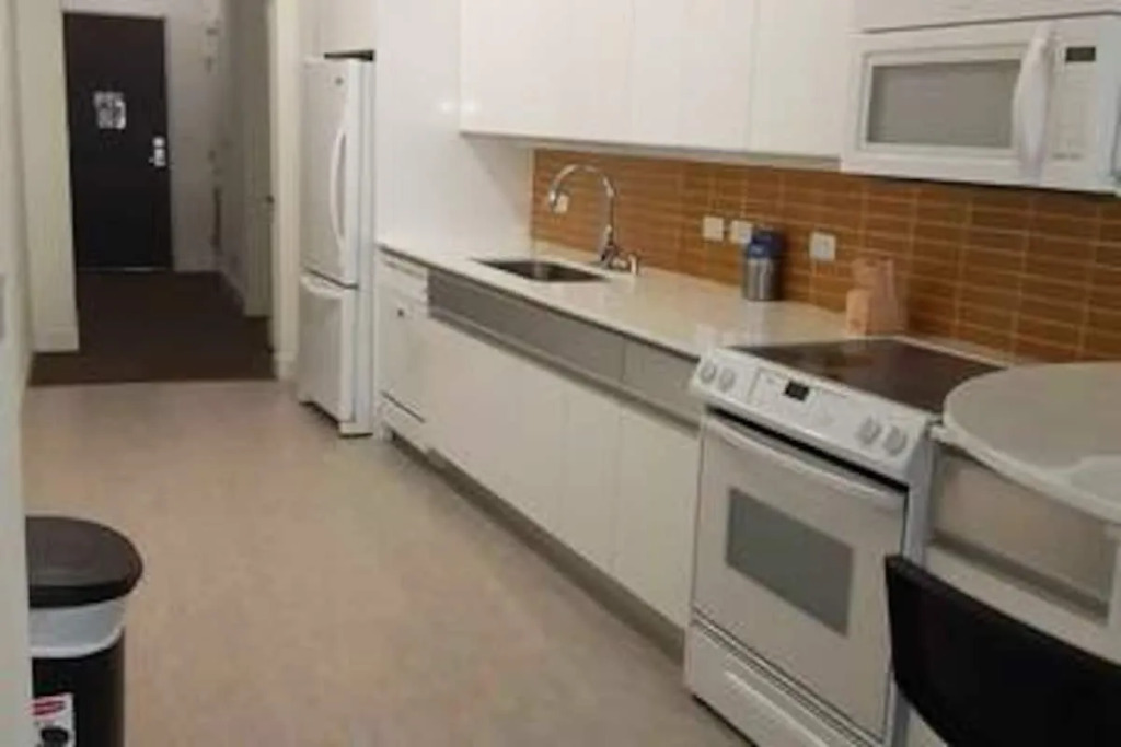 Great Value 1 Bedroom Apartment! Fast Wifi!