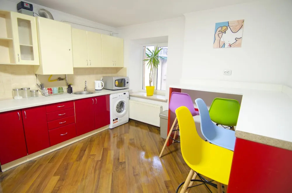 Pop Art Hostel Rynok Sq