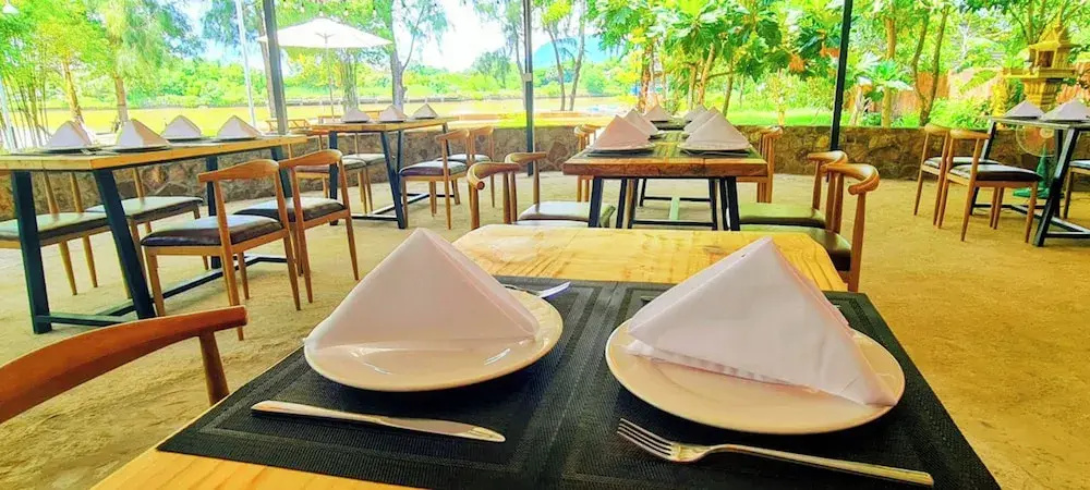 Sun&Roots Lodge Restaurant and Bar