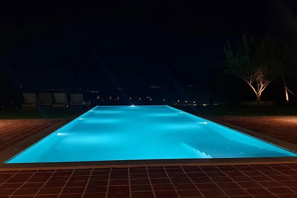 Magnificent Stone House Villa 14 beds 7 en-suite rooms Çeşme (450 m2 6500 land)