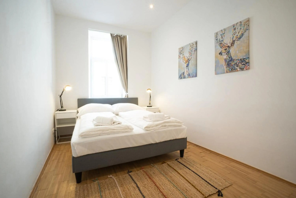 Modern and lovely apartment next to subway station