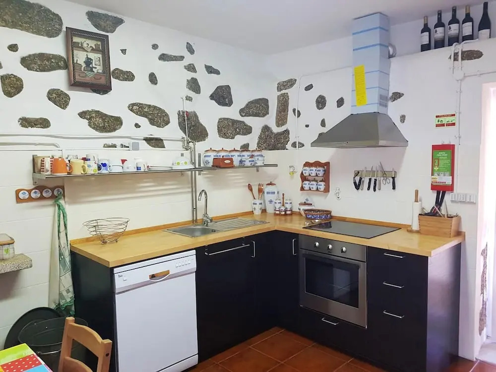House With 4 Bedrooms in Cabeceiras de Basto, With Wonderful Mountain View, Shared Pool, Terrace