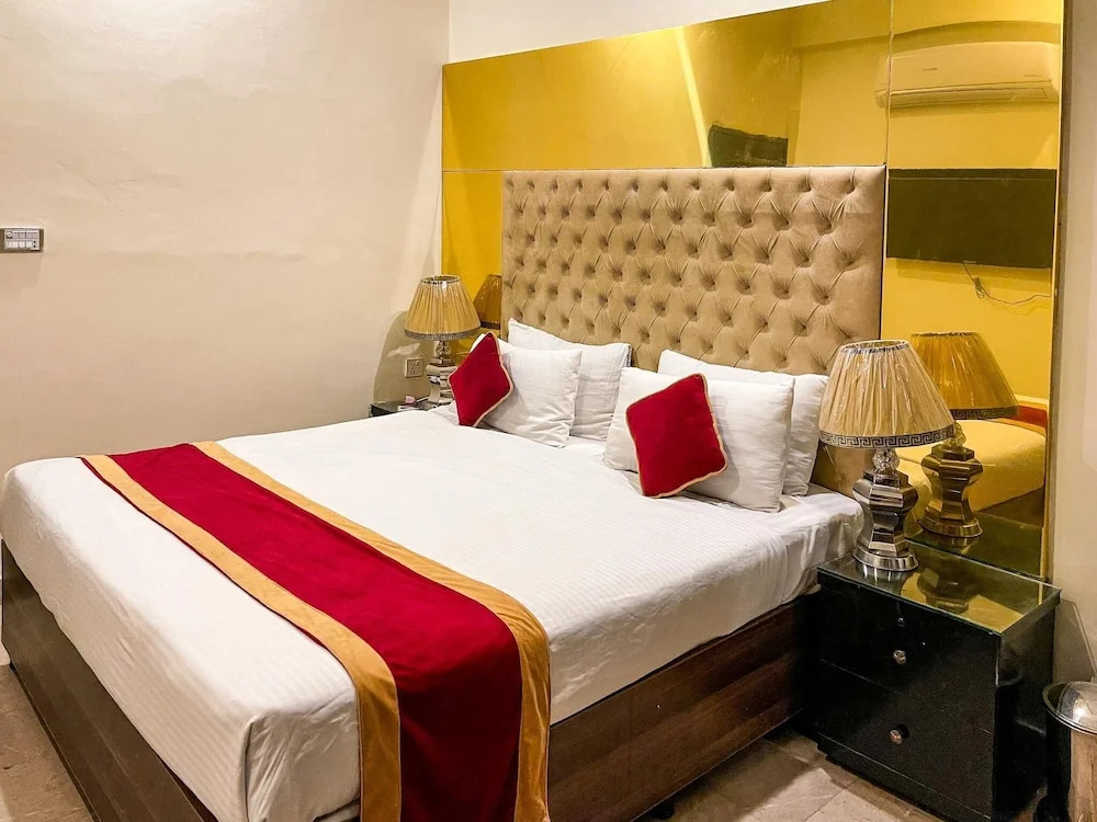 Rose Palace Hotel, Gulberg