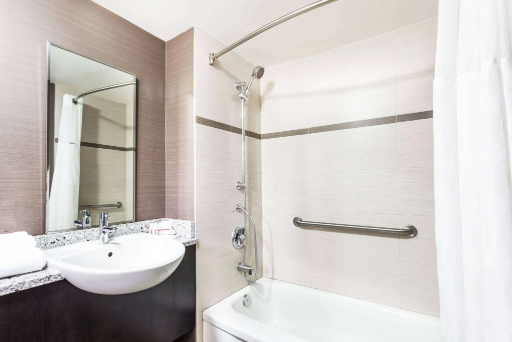 Ramada by Wyndham Ottawa On The Rideau