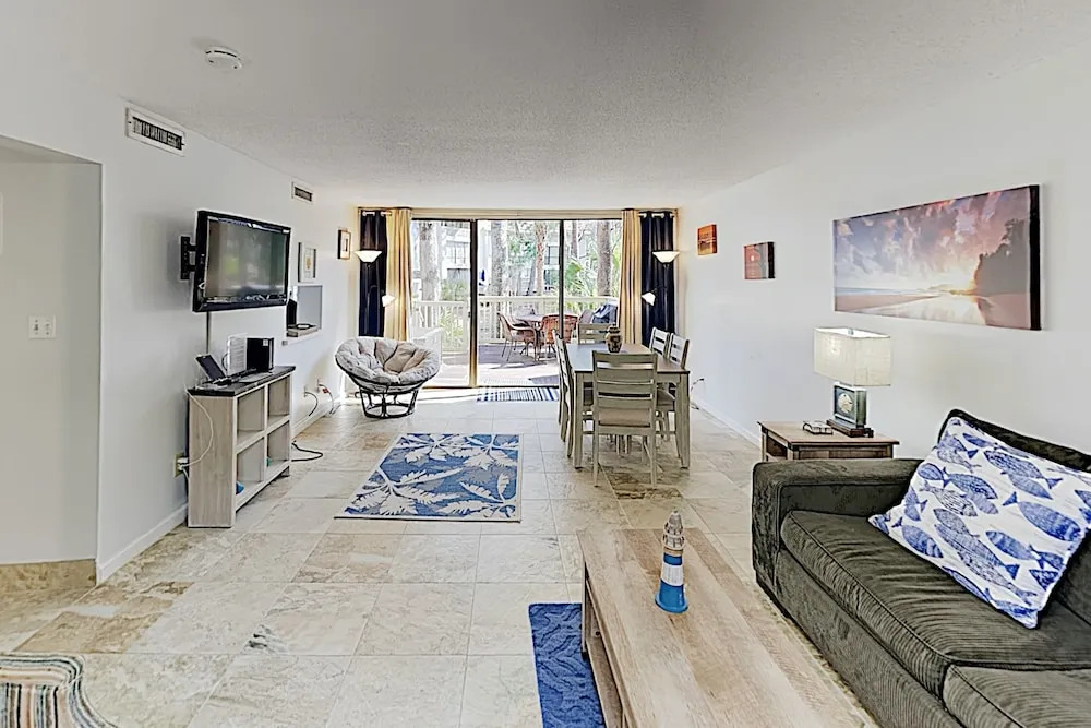 New Listing! Stylish Condo: 2 Pools & Beach Cabana Condo