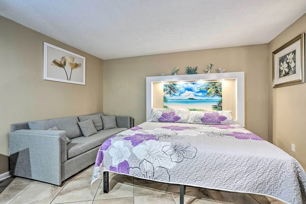 Chic PCB Condo w/ Pool Access + Beachfront Balcony