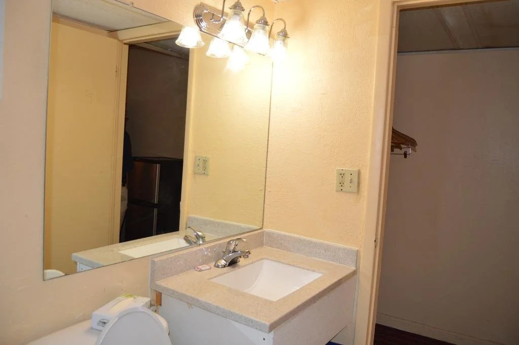 Travelers Inn