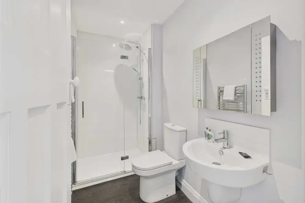 Host Stay Chirnells