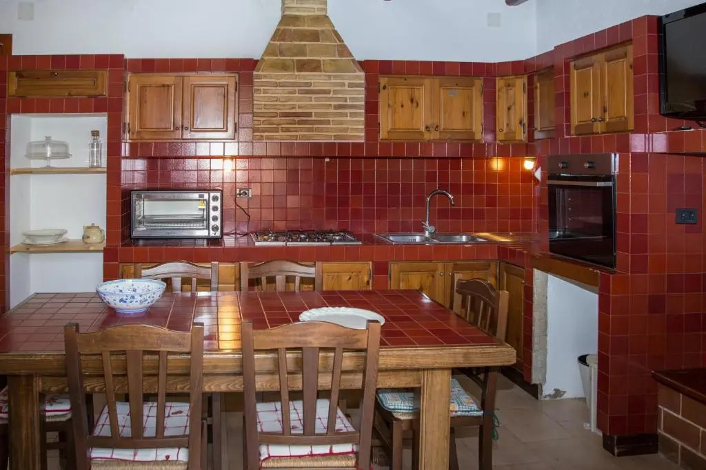 5 bedrooms house at Fontane Bianche 400 m away from the beach with sea view enclosed garden and wifi