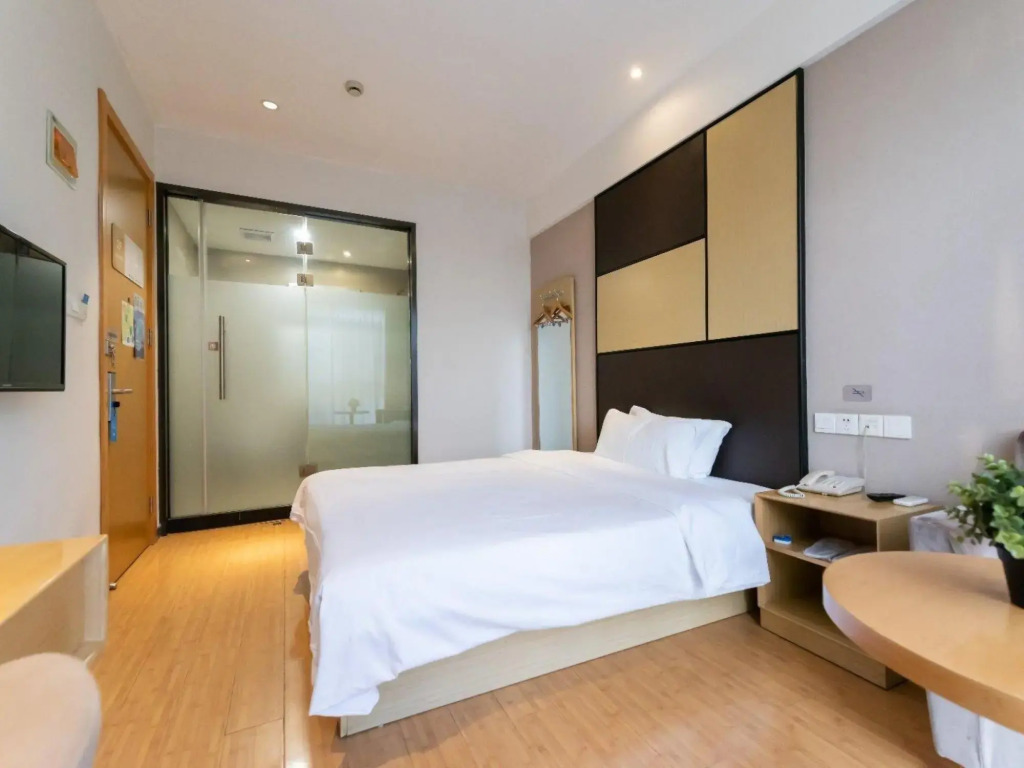Hanting Hotel Shanghai Luoshan Road Subway Station