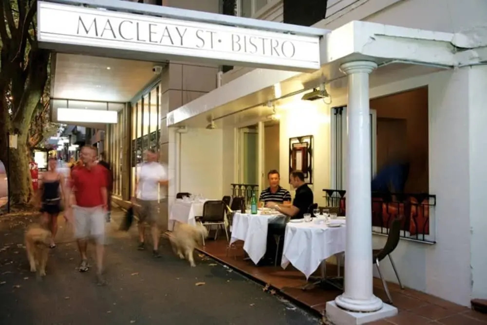 Couple's Gateway in Sunny Elizabeth Bay