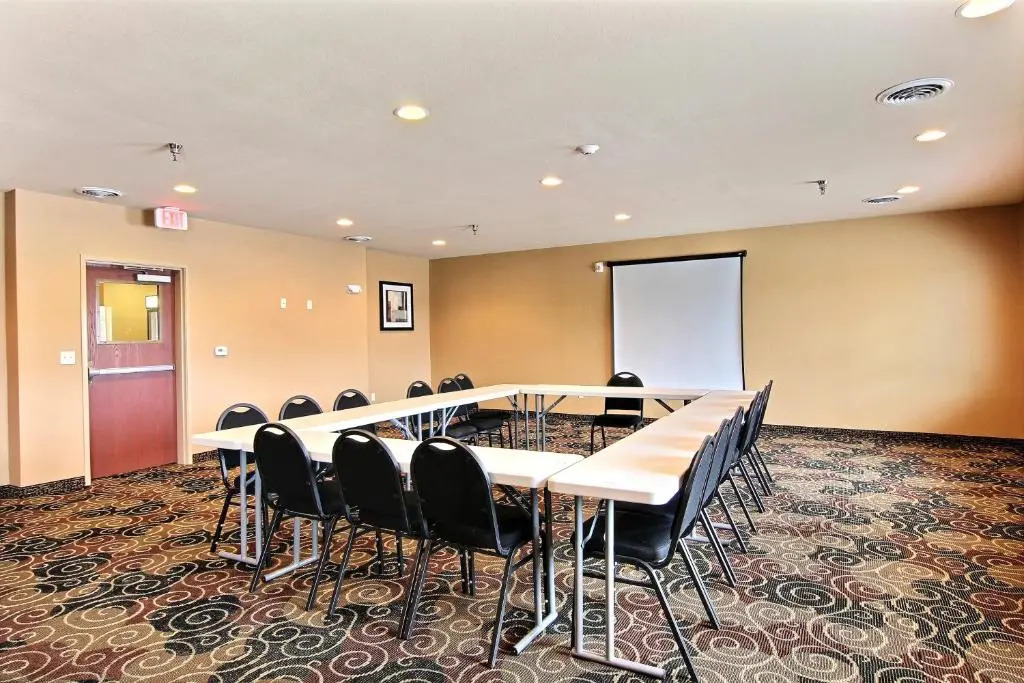 AmeriVu inn and Suites - Crookston