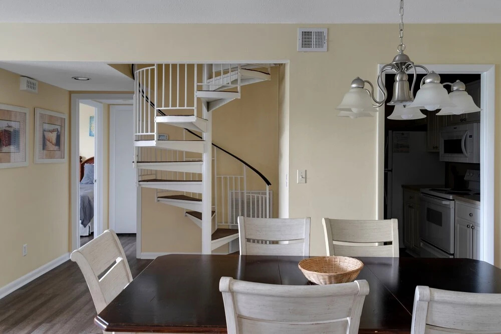 Harbour Town at Sea Pines Spacious 3 Bedroom 3 Condo by RedAwning