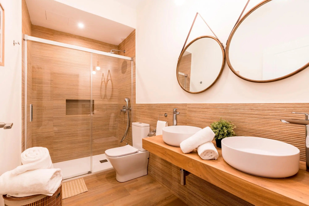 Magnificent 4 Bedroom Apartment in Cadiz Center San Antonio V