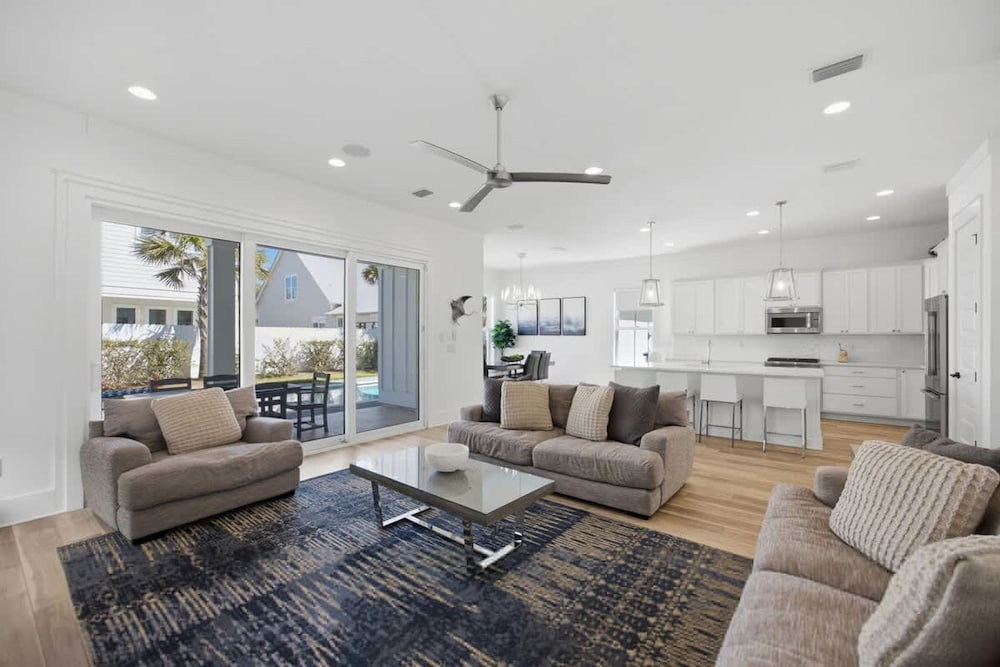 7BR Heart of Home W Pool Near the Beach