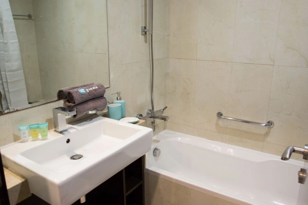 HiGuests - Fully Renovated,3 mins to the beach and Sea View