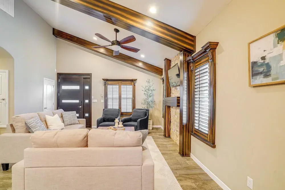 Unique El Paso Home w/ Patio ~ 1 Mi to The Shoppes