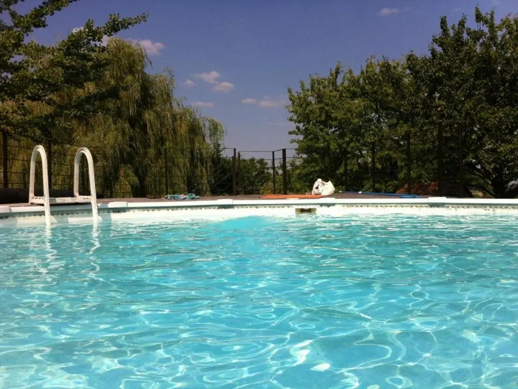 Chalet indépendant avec jardin et accès piscine près de St Pourçain - FR-1-489-151