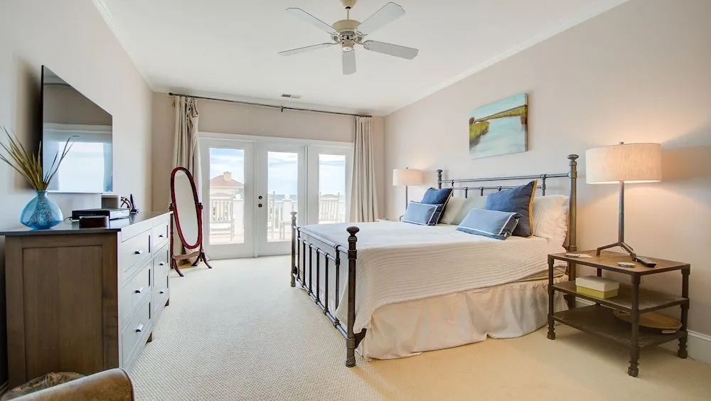 Eastland House by Peace Vacations