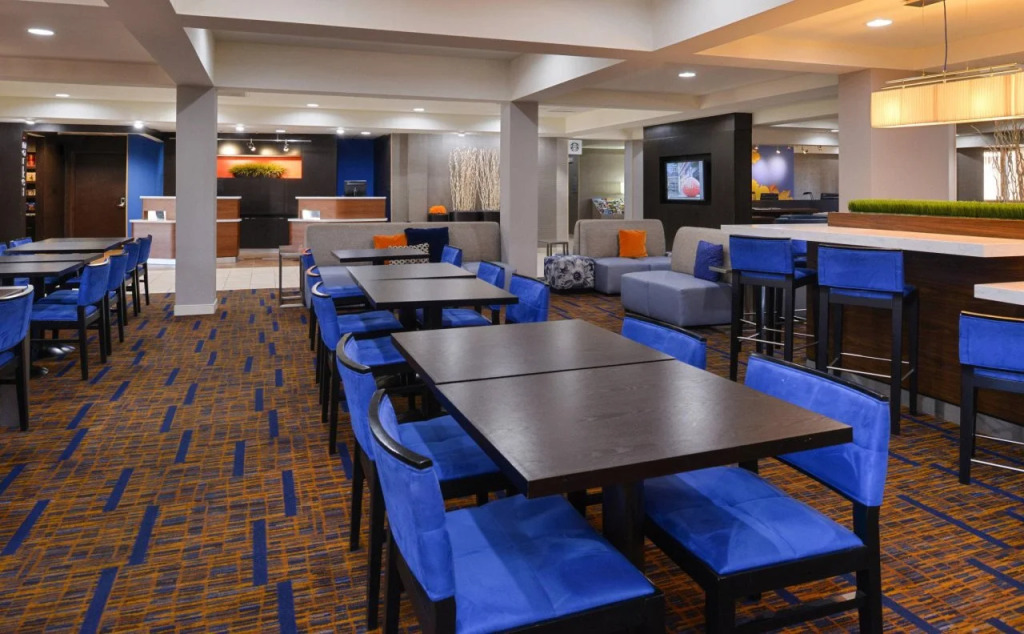 Country Inn & Suites by Radisson, Brown Deer - Milwaukee North