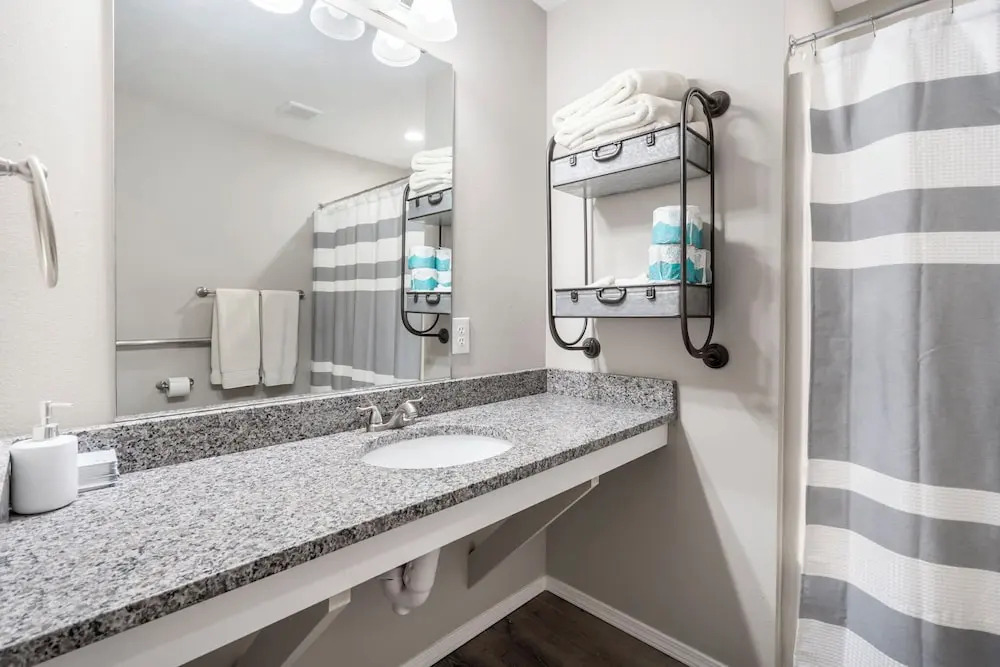 Stonewall Haven - Dual Condos!