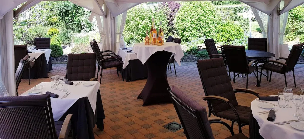 Logis Hôtel & Restaurant - Les Tuileries