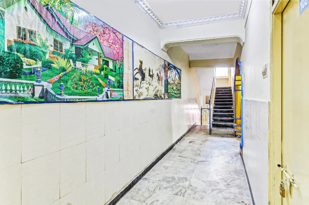 OYO 49125 Suraj Residency