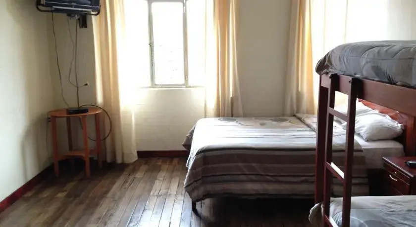 Hostal Alvanos
