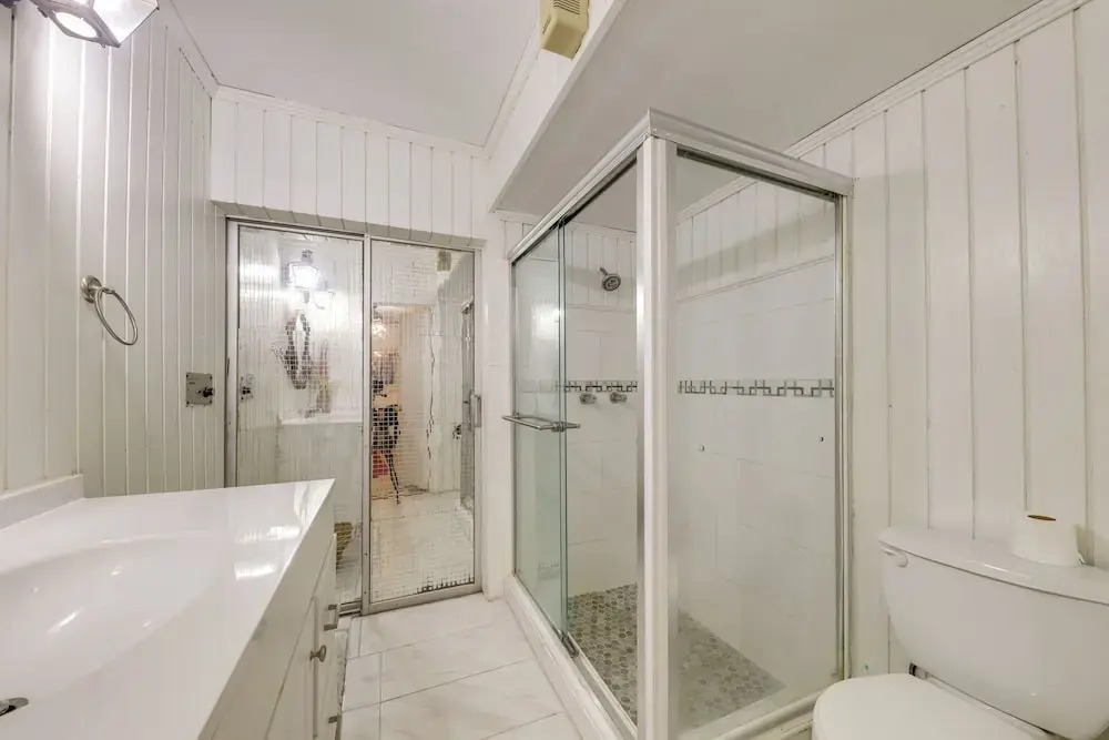 Studio w/ Pool Access, 3 Mi to Hard Rock Stadium!