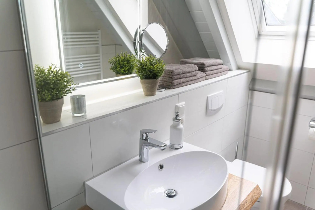 Wellness-Ferienhaus "Löwenzahn" mit Sauna, Kamin & Terrasse - ruhig am Ostseewald in Zingst