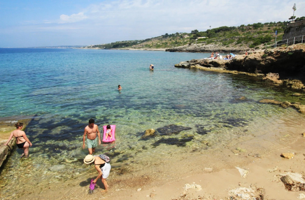 Gregoriana Front Beach