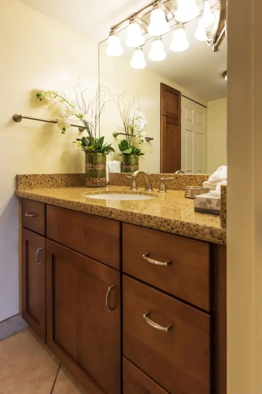 Mahana 604 Oceanfront 1bd/1ba 1 Bedroom Condo by RedAwning