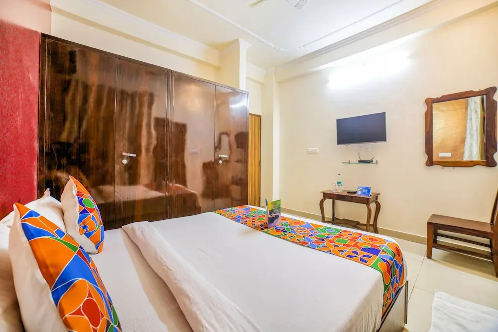 FabHotel Aqueens