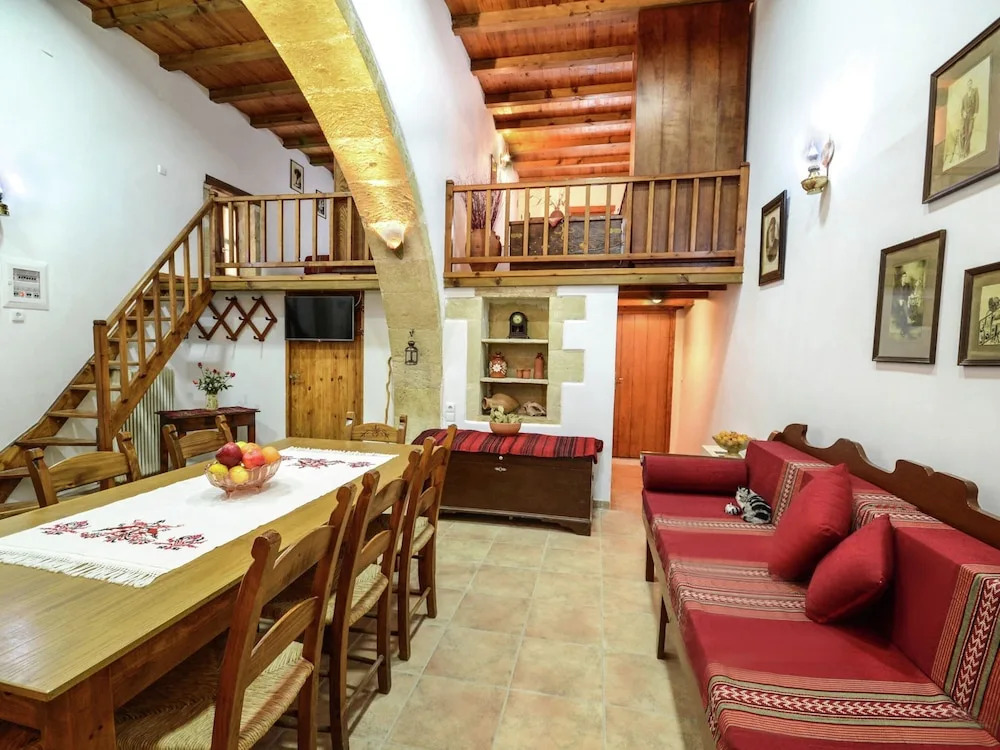 Villa in Crete with Vineyard Experience