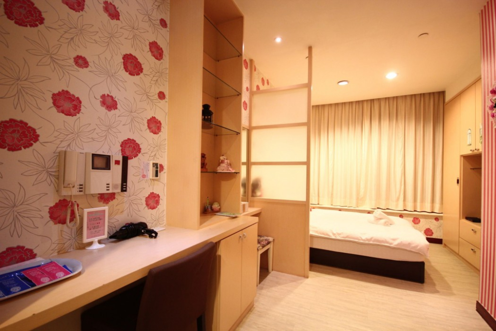 85 Childhood Suite