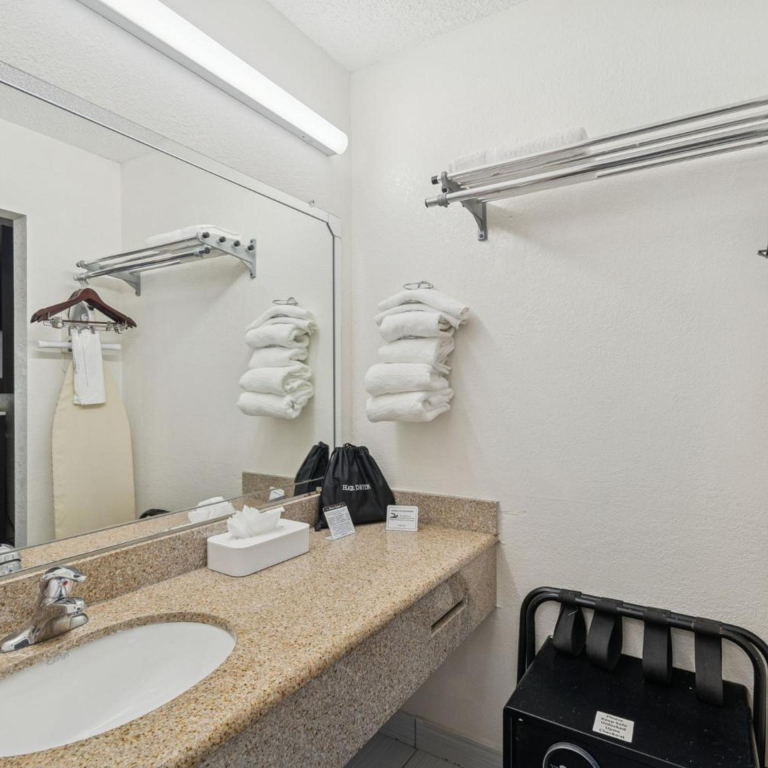 Ramada by Wyndham Temple Terrace/Tampa North