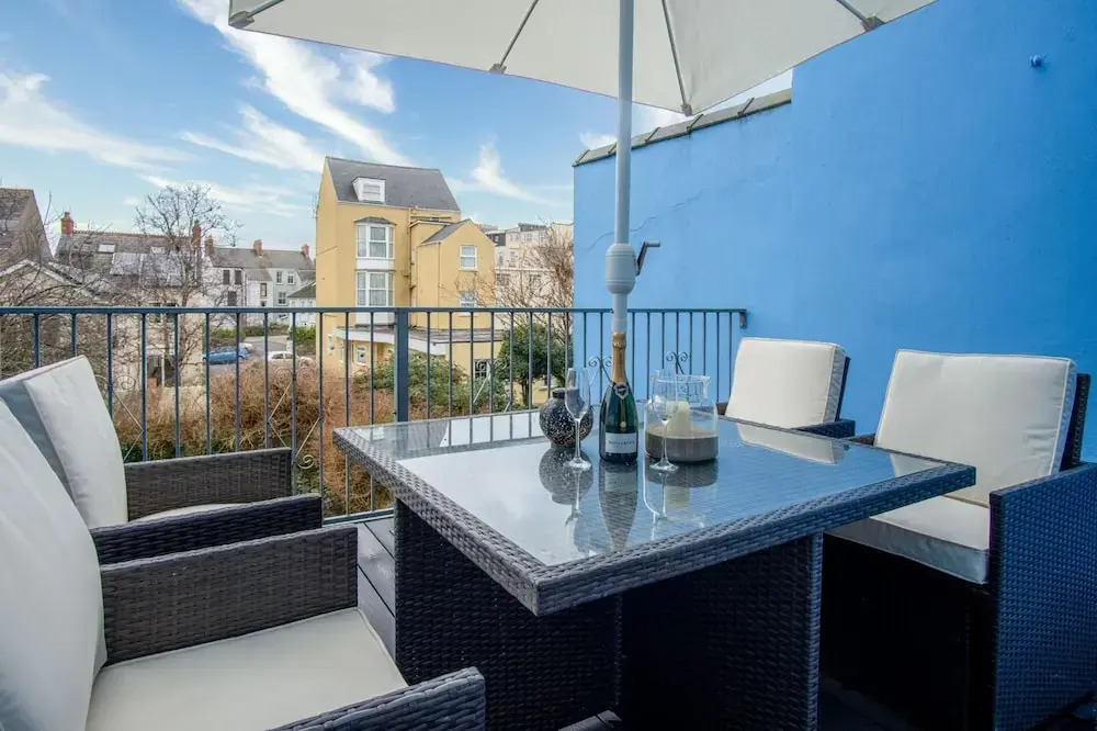 Caldey Island View - 2 Bedroom Apartment - Tenby
