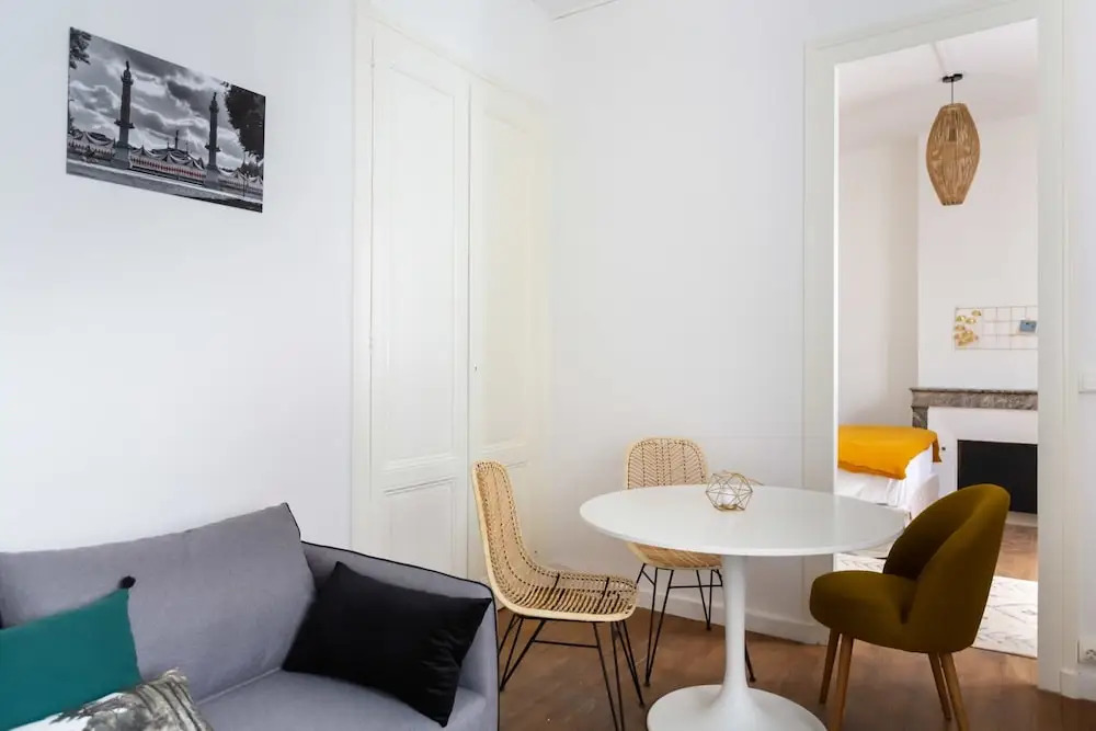 Modern Apartment in City Center for up to 4 Guests!