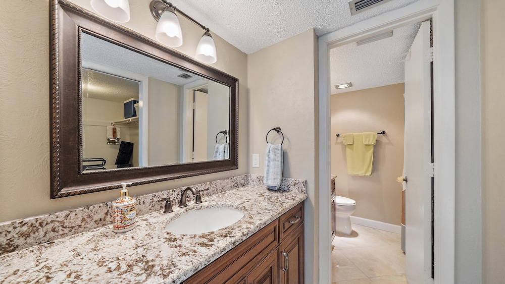 Siesta Pearl 2 Bedroom Condo