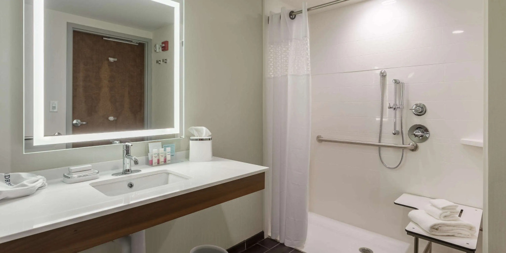 Hampton Inn & Suites - Knoxville Papermill Drive, TN