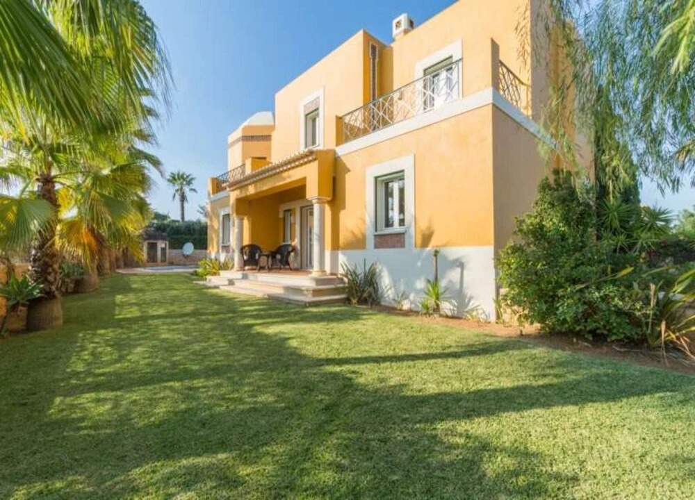 Villa - 4 Bedrooms with Pool and WiFi - 102546