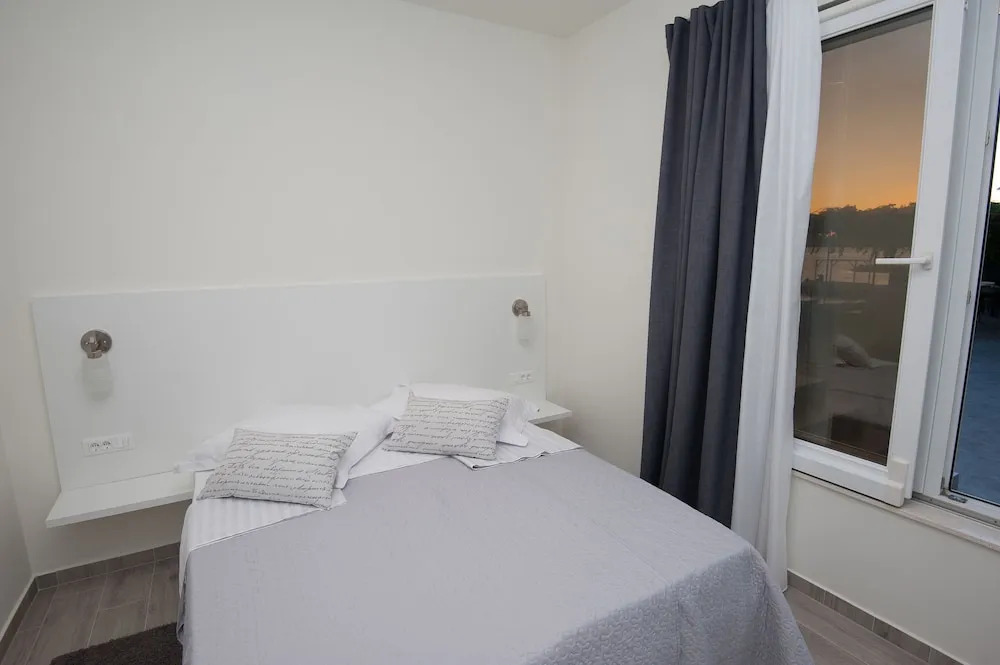 Seaside Luxury Suites