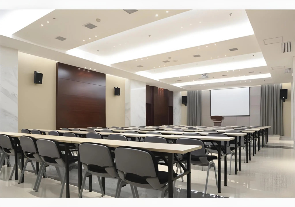 Queen Design Hotel (Qiandeng Lake Resort Guicheng Subway Station Branch)